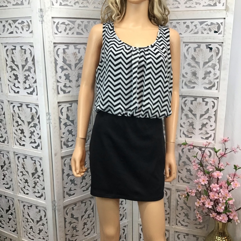 L8ter Black & White Chevron Print Blouson Dress Xl